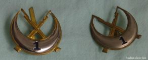 Militaria: Regulares 1..pareja insignias de cuello..epoca Franco..Guerra Civil.